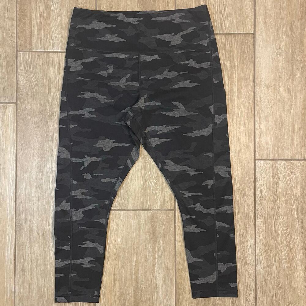 Athleta Camo Leggings 1X Gray 7/8 Length High Rise Workout Yoga Active